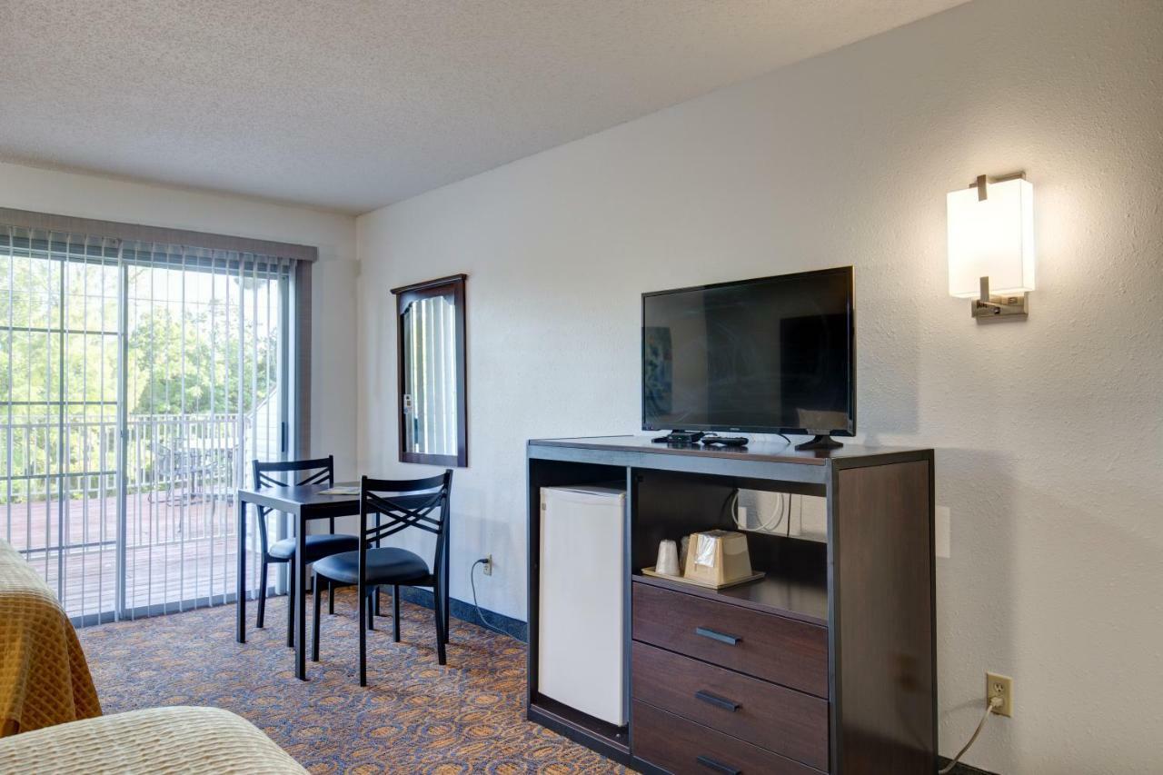 Howard Johnson By Wyndham Branson Theatre District מראה חיצוני תמונה
